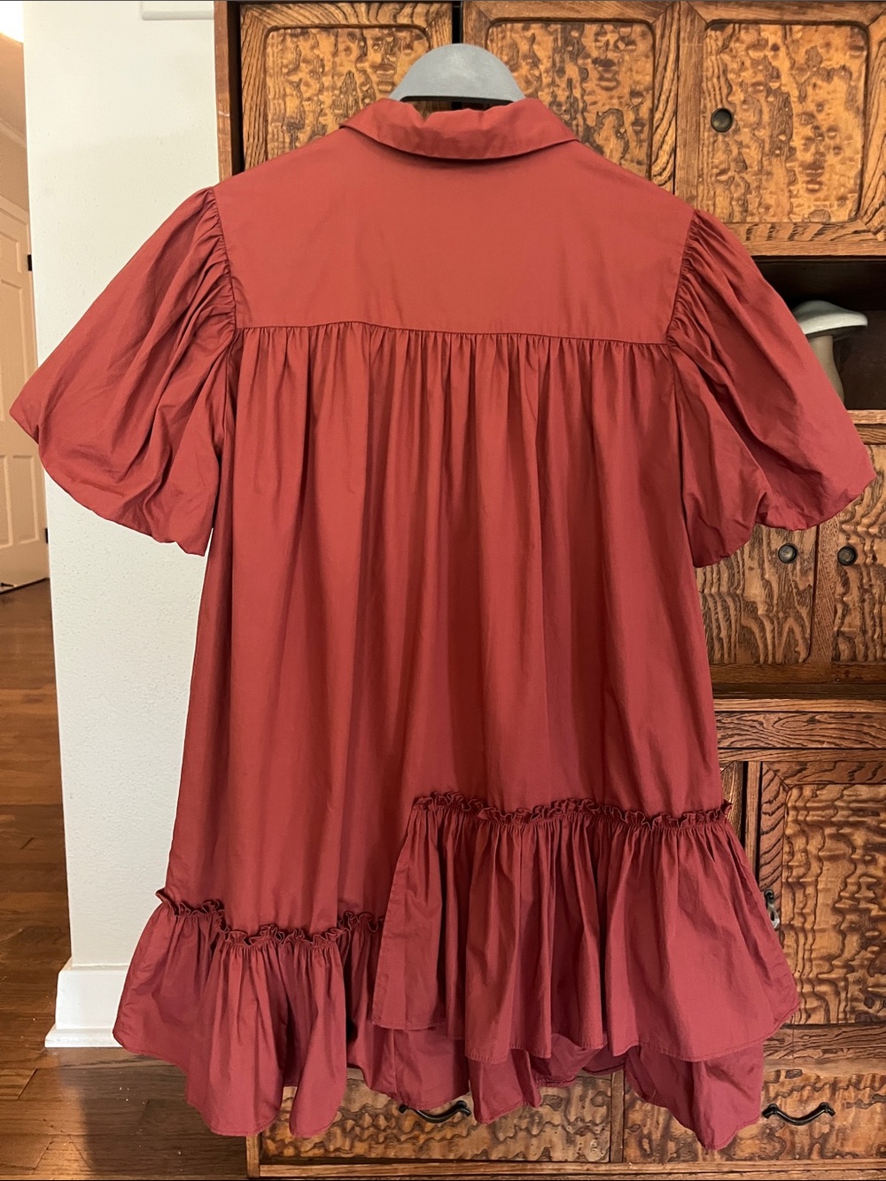 Moodie Rust Button-Front Ruffle Hem Short Sleeve Top - Picture 4 of 7